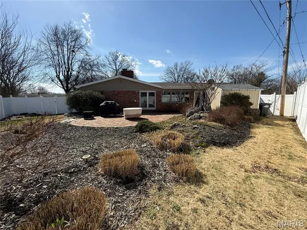 $255,000 | 2304 Fontaine Drive, Alton, IL 62002