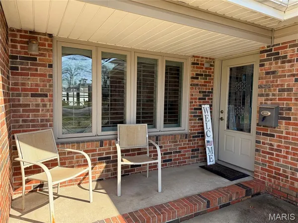 $255,000 | 2304 Fontaine Drive, Alton, IL 62002