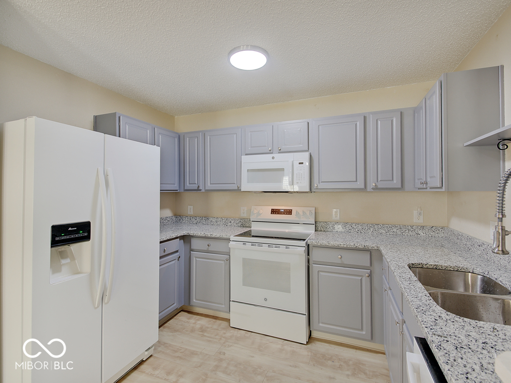 12812 Courage Crossing Fishers, IN 46037 - Photo 10 of 22