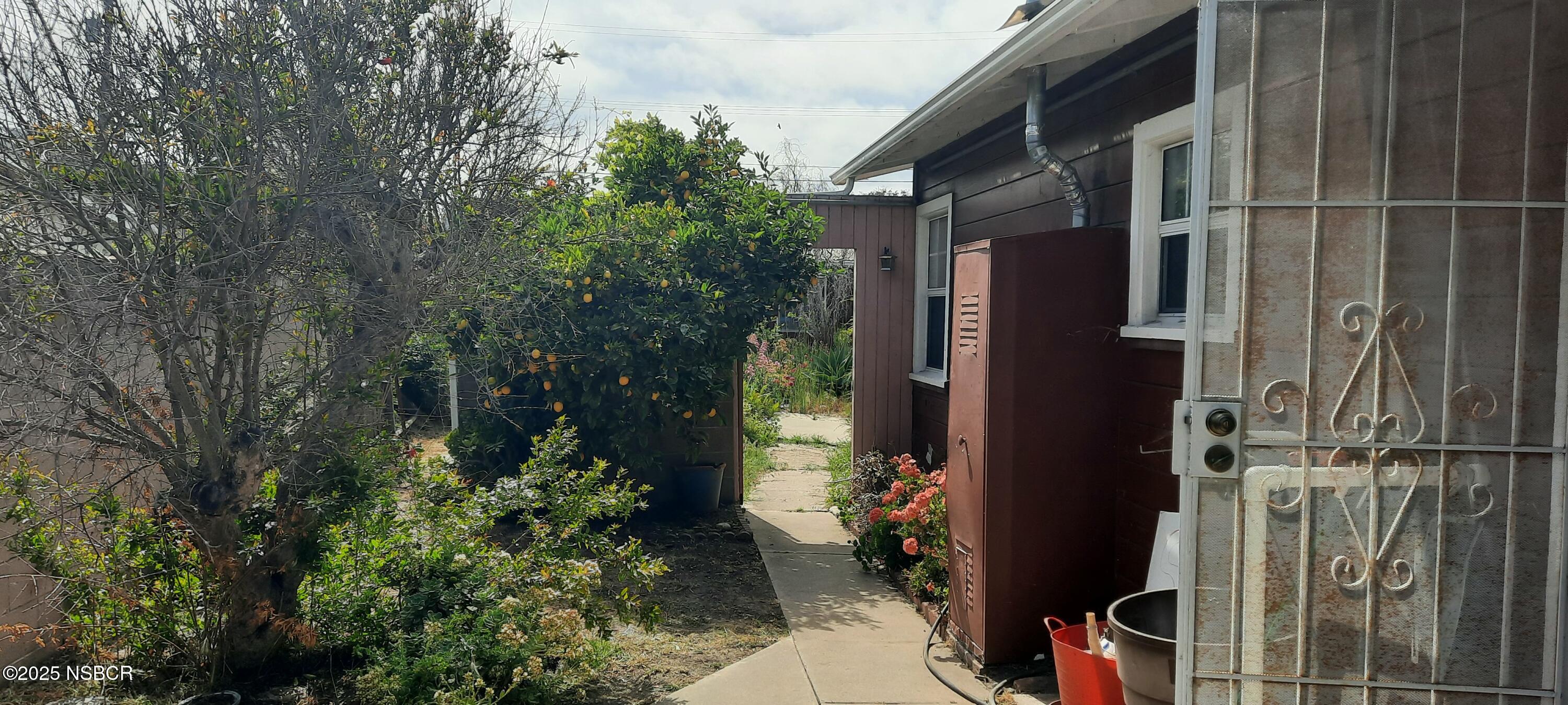 511 South J Street Lompoc, CA 93436 - Photo 5 of 50 20250523_152846