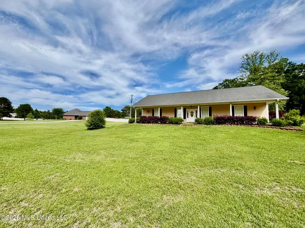 $251,500 | 1010 Deerfield Road, Summit, MS 39666