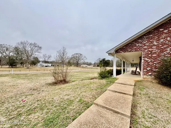$264,500 | 1010 Deerfield Road, Summit, MS 39666