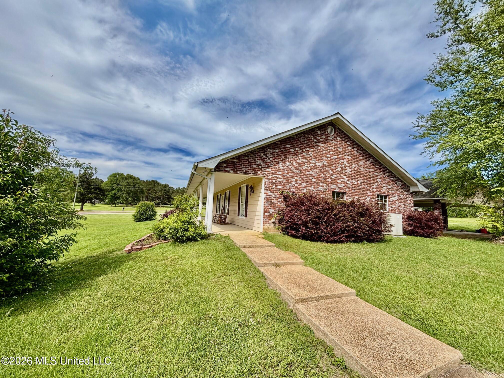 1010 Deerfield Road Summit, MS 39666 - Photo 2 of 26 IMG_3734