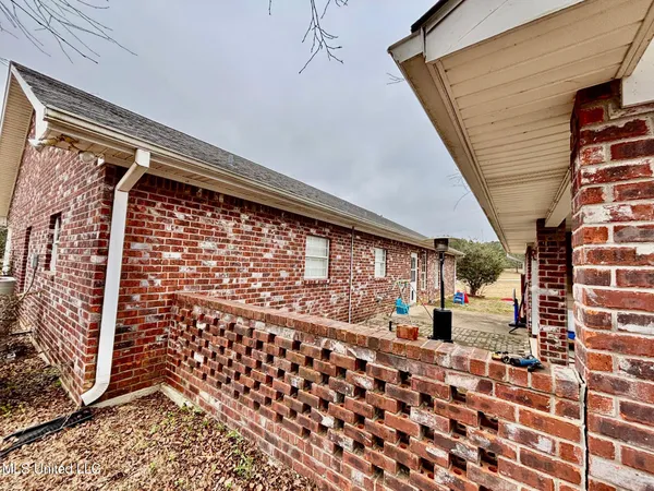 $264,500 | 1010 Deerfield Road, Summit, MS 39666