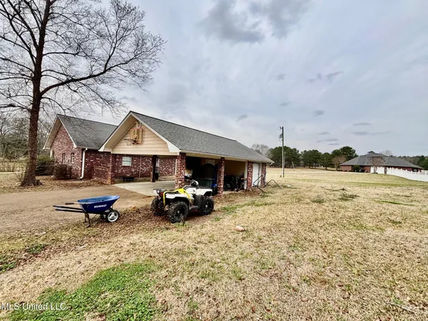$264,500 | 1010 Deerfield Road, Summit, MS 39666