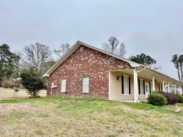 $264,500 | 1010 Deerfield Road, Summit, MS 39666