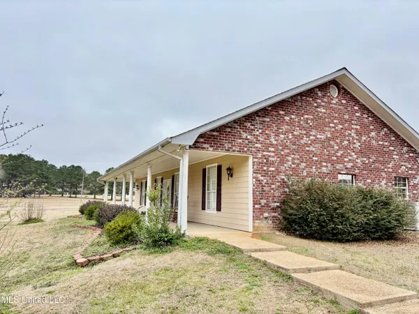 $264,500 | 1010 Deerfield Road, Summit, MS 39666