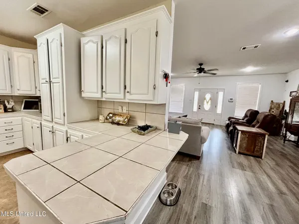 $264,500 | 1010 Deerfield Road, Summit, MS 39666