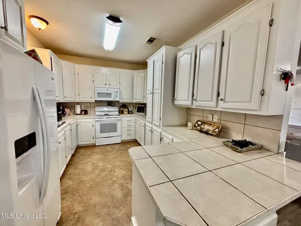 $264,500 | 1010 Deerfield Road, Summit, MS 39666