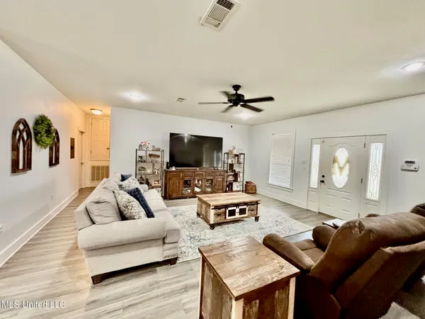 $264,500 | 1010 Deerfield Road, Summit, MS 39666