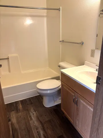 $825 | 124 East Summit Avenue, Fergus Falls, MN 56537