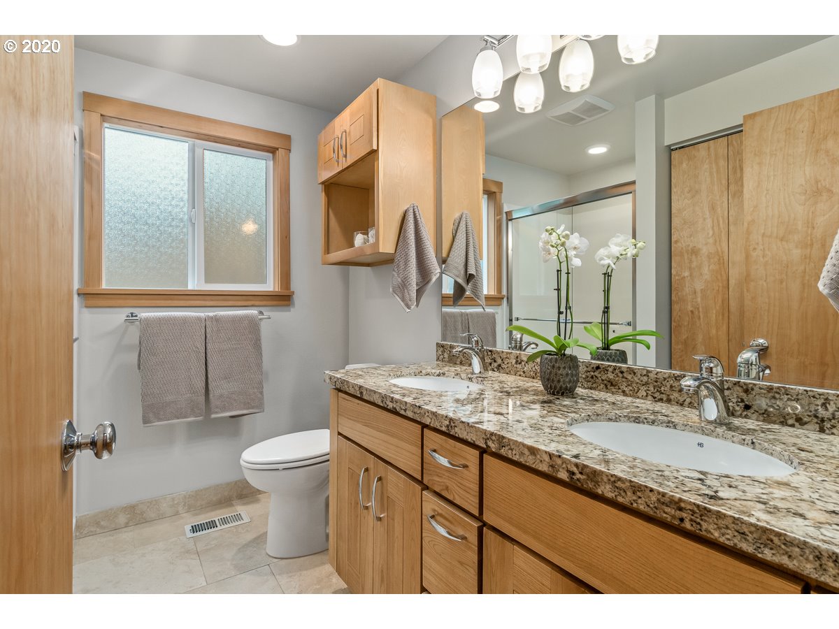 5680 Southwest Glenbrook Road Beaverton, OR 97007 - Photo 13 of 22 Gallery Image 13