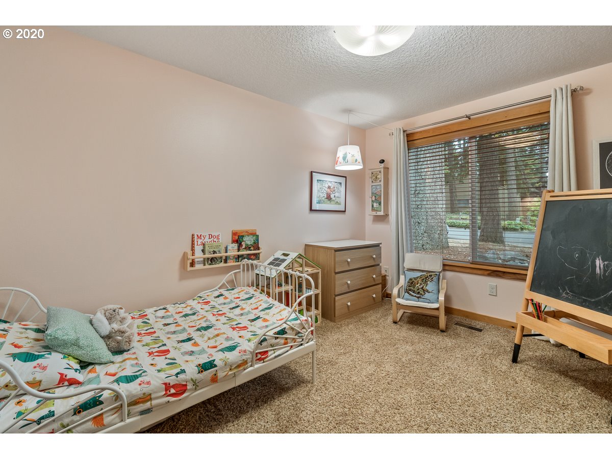 5680 Southwest Glenbrook Road Beaverton, OR 97007 - Photo 15 of 22 Gallery Image 15