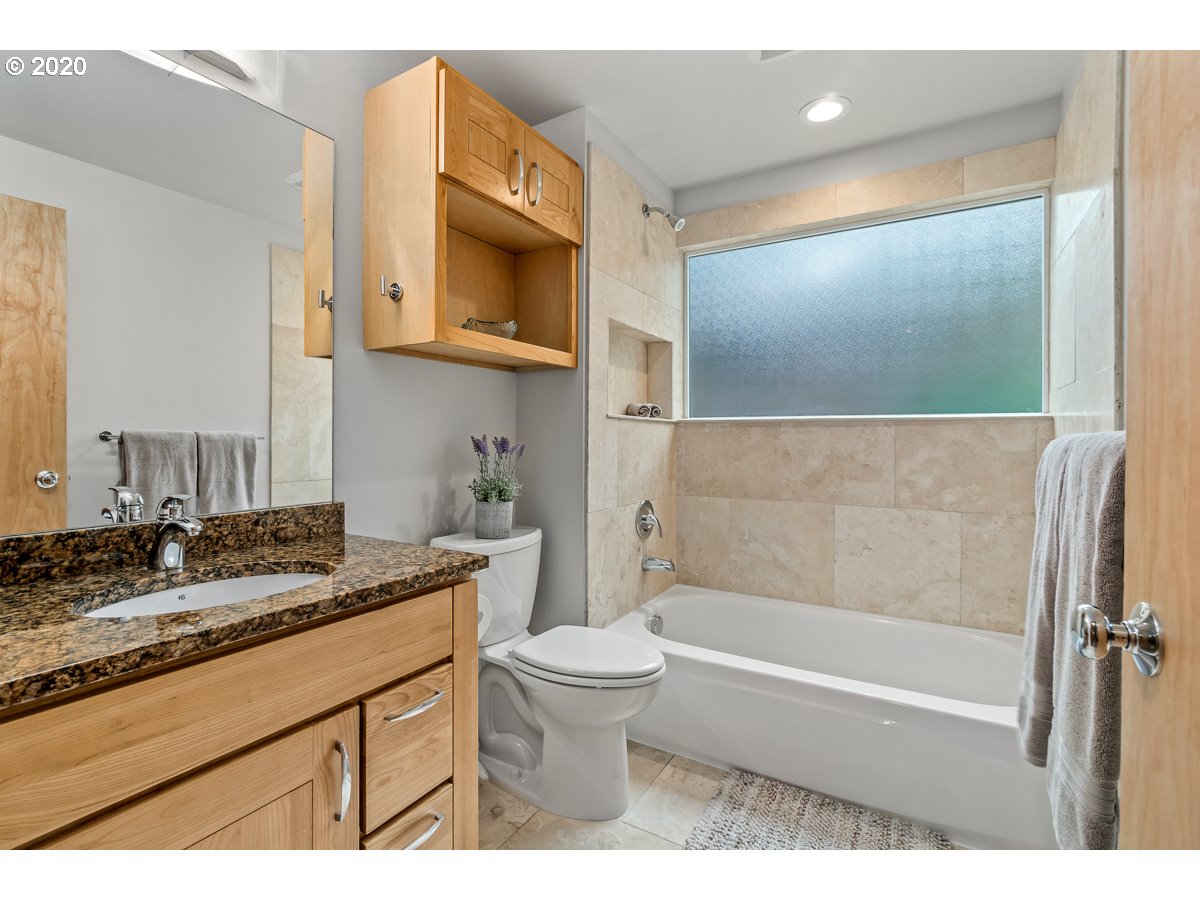 5680 Southwest Glenbrook Road Beaverton, OR 97007 - Photo 16 of 22 Gallery Image 16