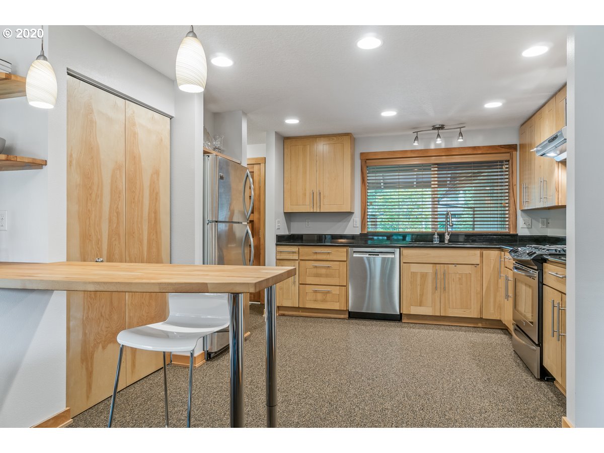5680 Southwest Glenbrook Road Beaverton, OR 97007 - Photo 6 of 22 Gallery Image 6