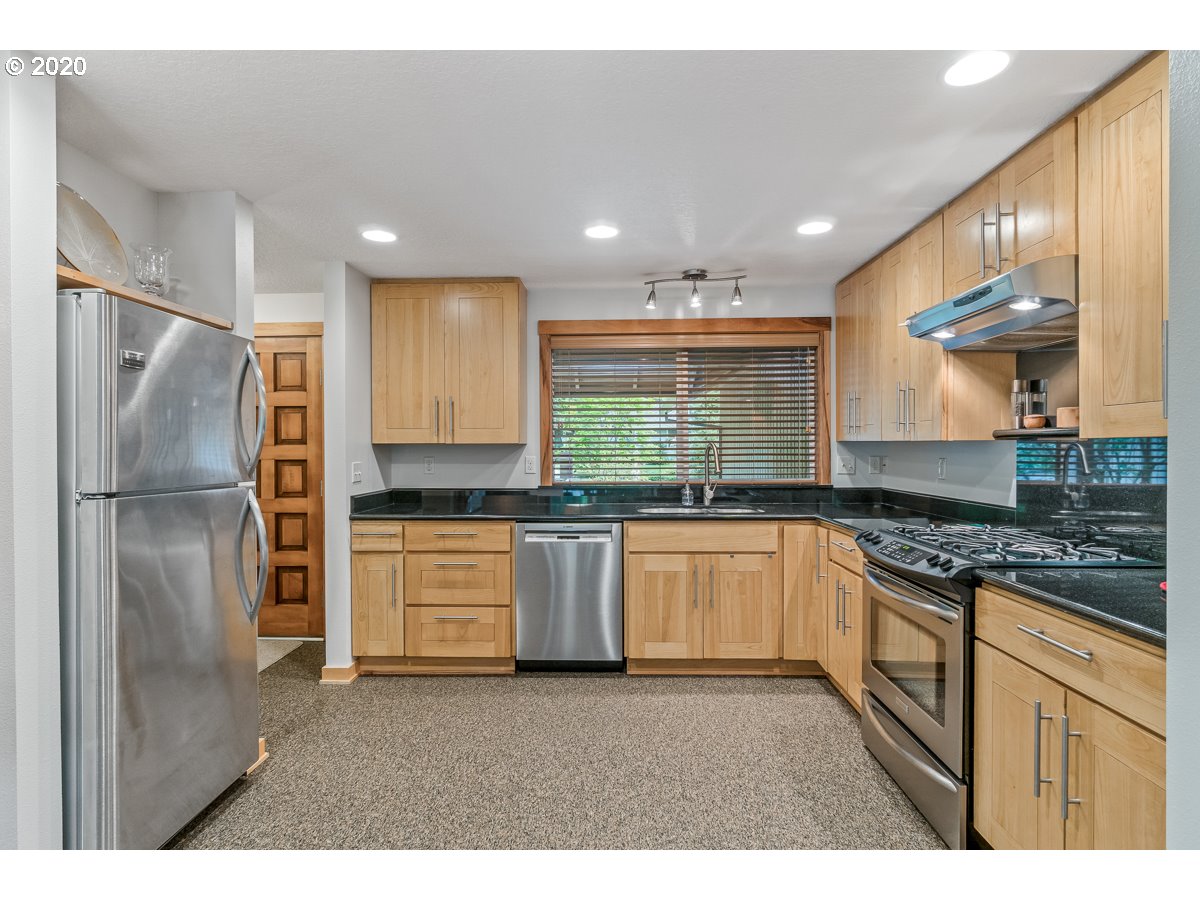 5680 Southwest Glenbrook Road Beaverton, OR 97007 - Photo 7 of 22 Gallery Image 7