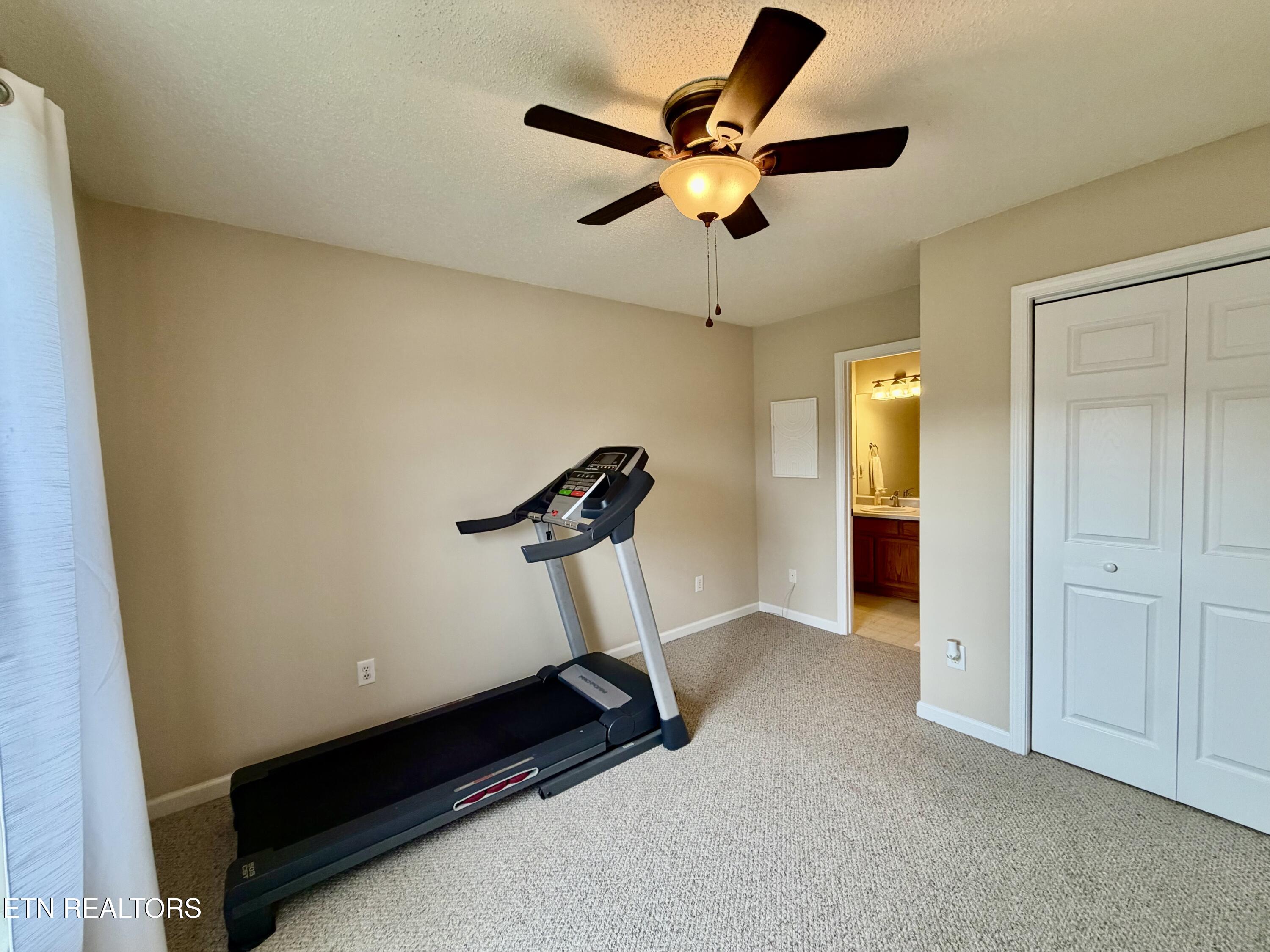 8045 Stablegate Way Powell, TN 37849 - Photo 18 of 22 IMG_8531