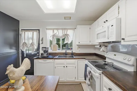 $285,000 | 575 A Sheffield Drive, Manchester Township, NJ 08759