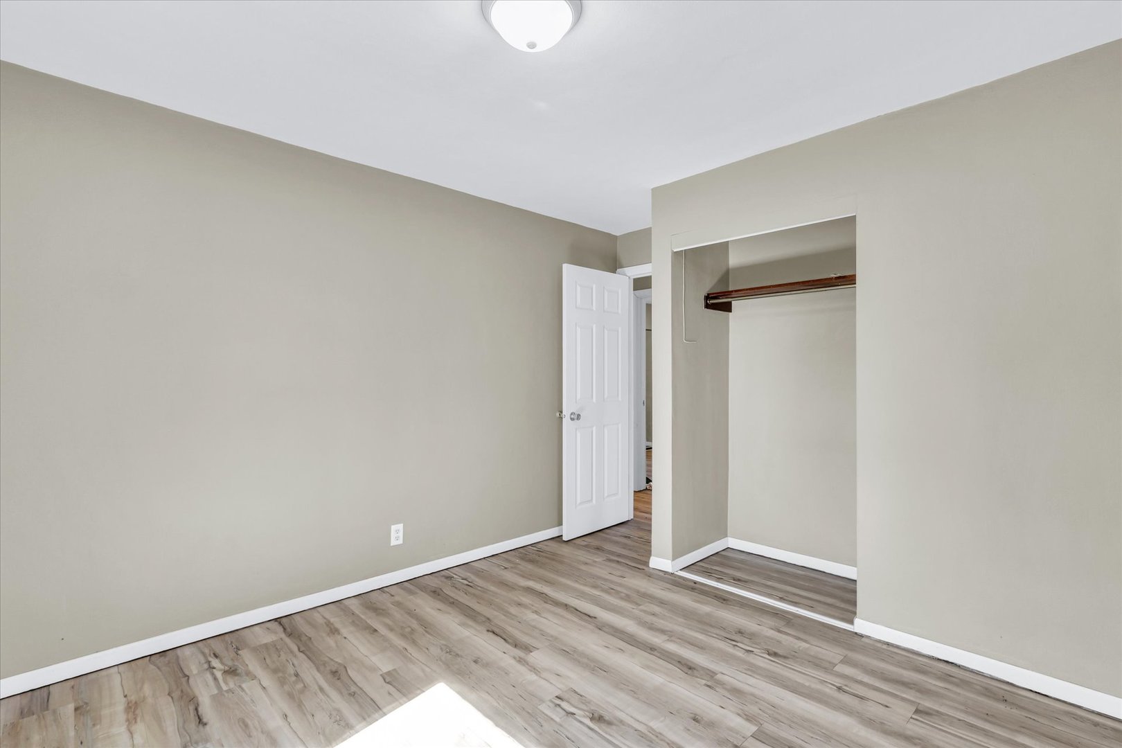 4 Hedge Court Champaign, IL 61821 - Photo 16 of 23 a view of an empty room