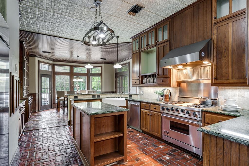 1833 Dr Sanders Road Cross Roads, TX 76227 - Photo 12 of 40