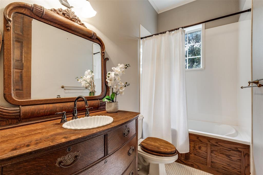 1833 Dr Sanders Road Cross Roads, TX 76227 - Photo 19 of 40