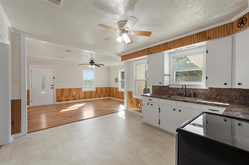 312 East Colorado Bremond, TX 76629 - Photo 11 of 26