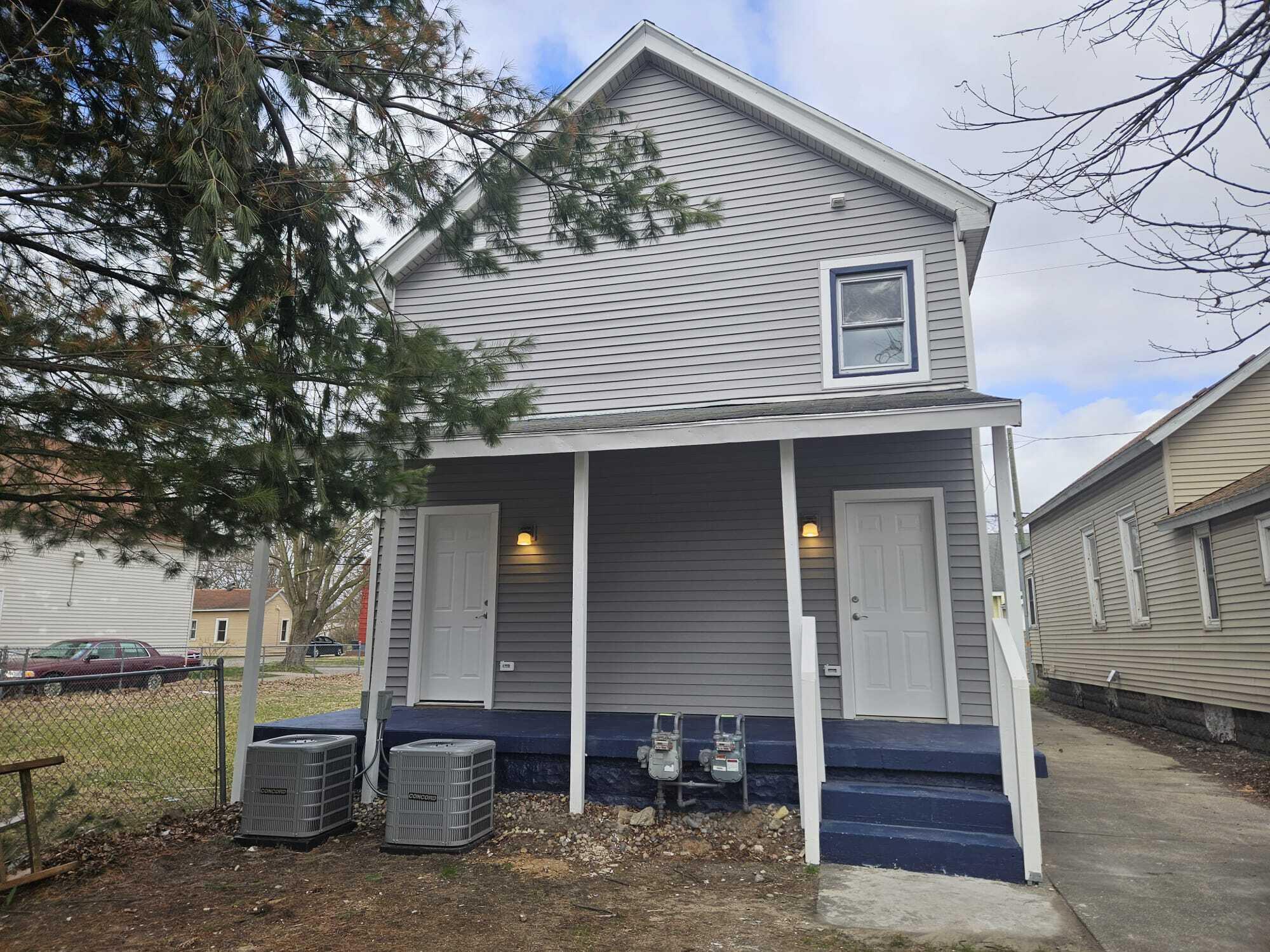 1247 Spring Street Muskegon, MI 49442 - Photo 3 of 27 PHOTO-2025-01-03-13-19-32 (5)