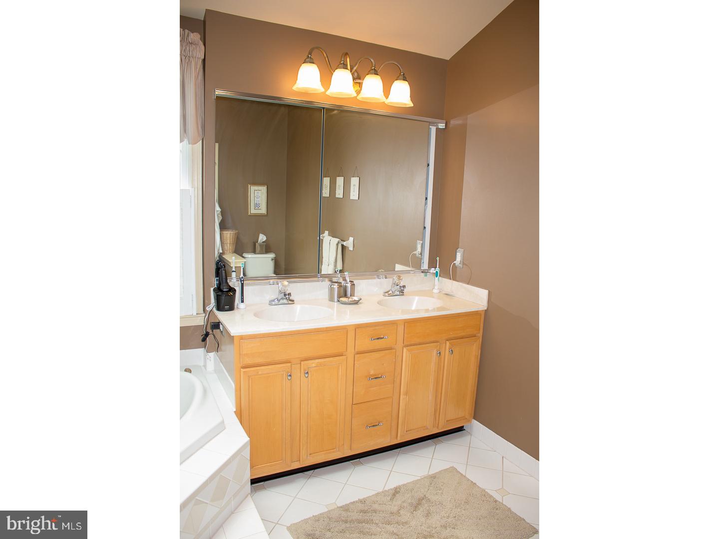 19 Murray Road Moorestown, NJ 08057 - Photo 19 of 25 Master Bathroom