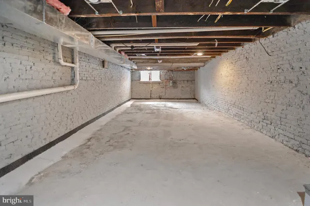 a view of utility room