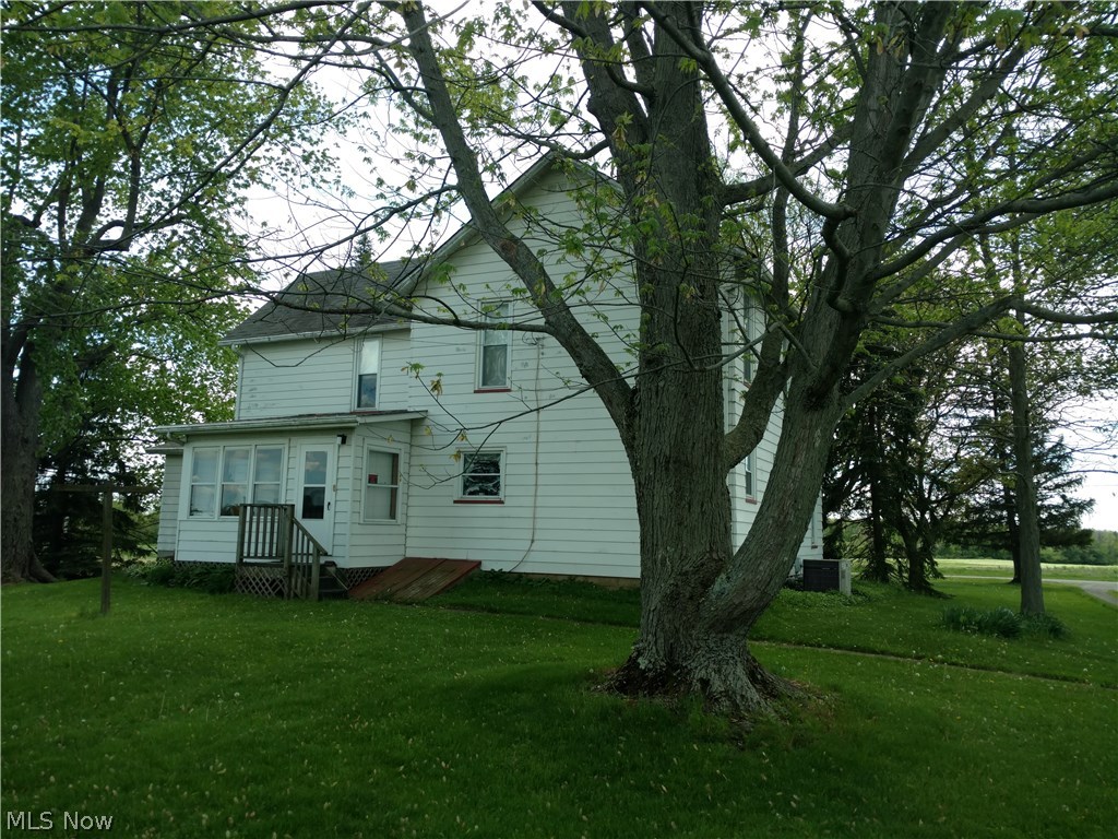42550 Smith Road Wellington, OH 44090 - Photo 3 of 28 Gallery Image 3