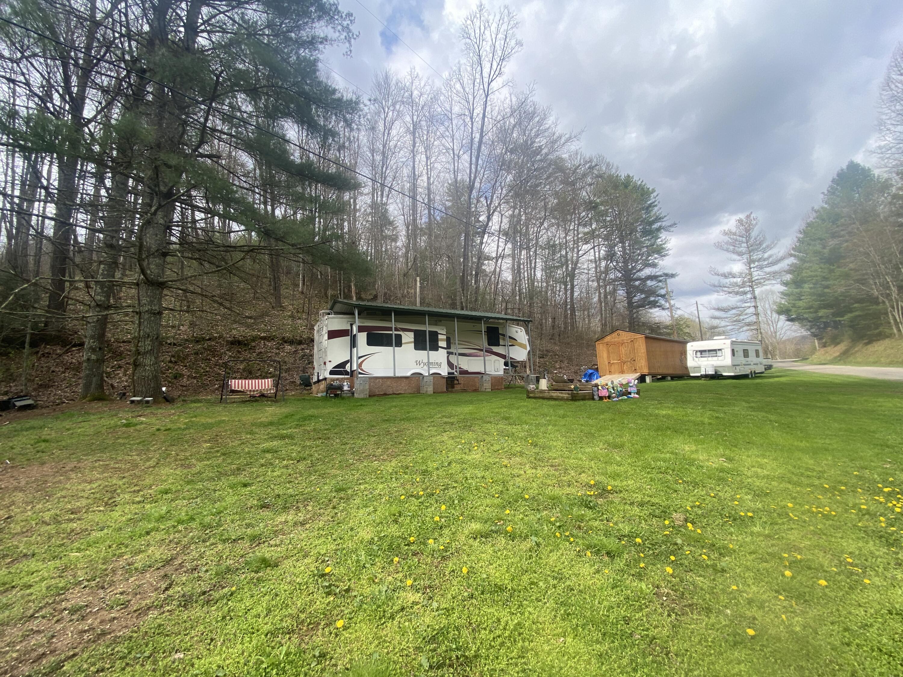 4024 Pine Orchard Road Butler, TN 37640 - Photo 16 of 31 IMG_0755