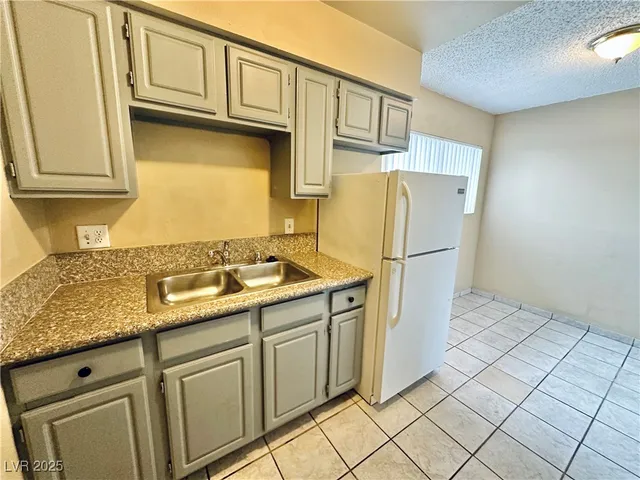 $995 | 3330 Cambridge Street, Unit 3, Las Vegas, NV 89169