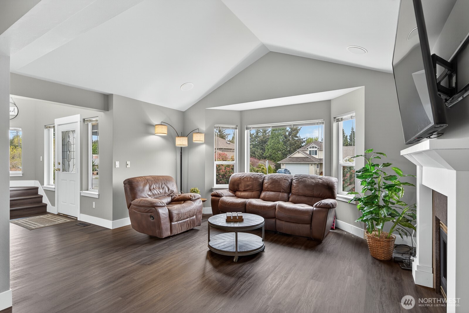 2215 37th Court Anacortes, WA 98221 - Photo 4 of 40