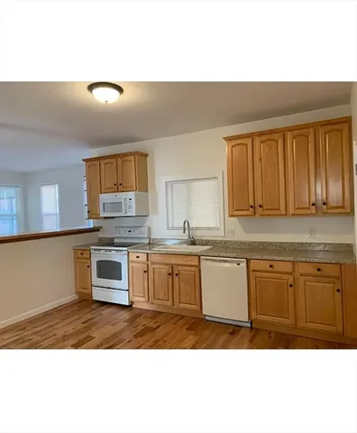 $2,100 | 405 Front Street, Unit 1, Chicopee, MA 01013