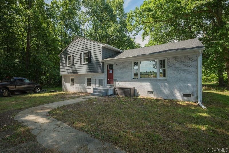 823 Yellowbird Road Blackstone, VA 23824 - Photo 4 of 32 Gallery Image 4