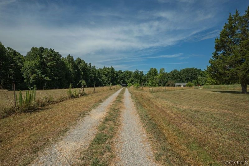 823 Yellowbird Road Blackstone, VA 23824 - Photo 5 of 32 Gallery Image 5