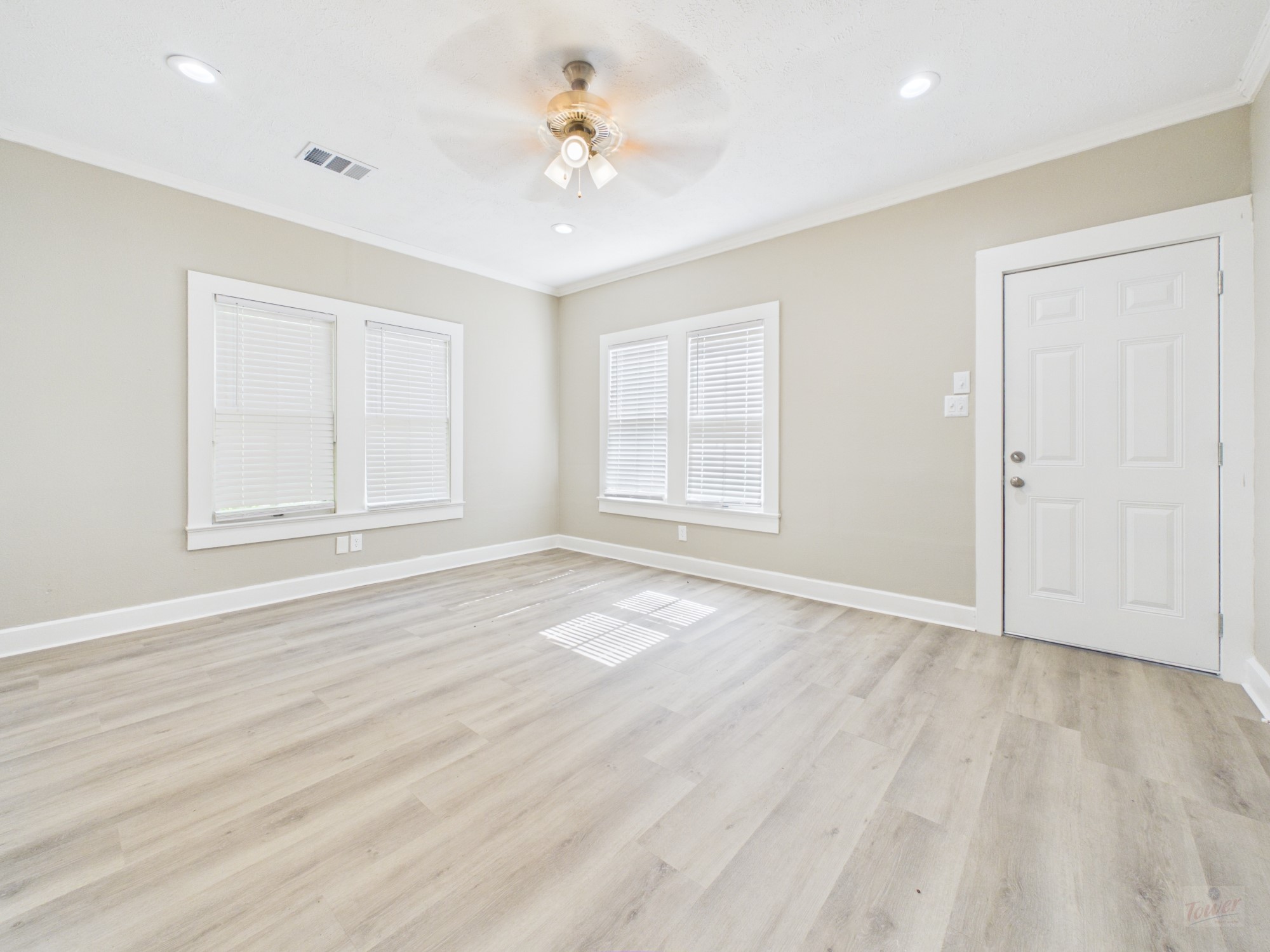1903 David Street Austin, TX 78705 - Photo 4 of 27 Gallery Image 4