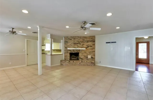 $2,475 | 2011 Stebbins Drive, Houston, TX 77043