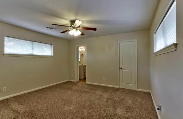 $2,475 | 2011 Stebbins Drive, Houston, TX 77043