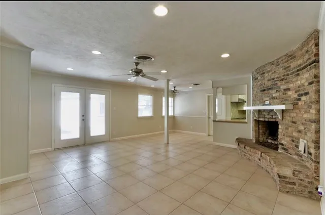 $2,475 | 2011 Stebbins Drive, Houston, TX 77043