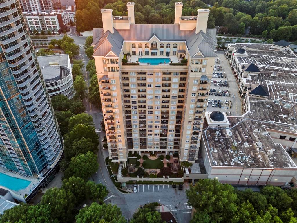 3334 Peachtree Road Northeast, Unit 1207 Atlanta, GA 30326 - Photo 21 of 25 an aerial view of multiple house