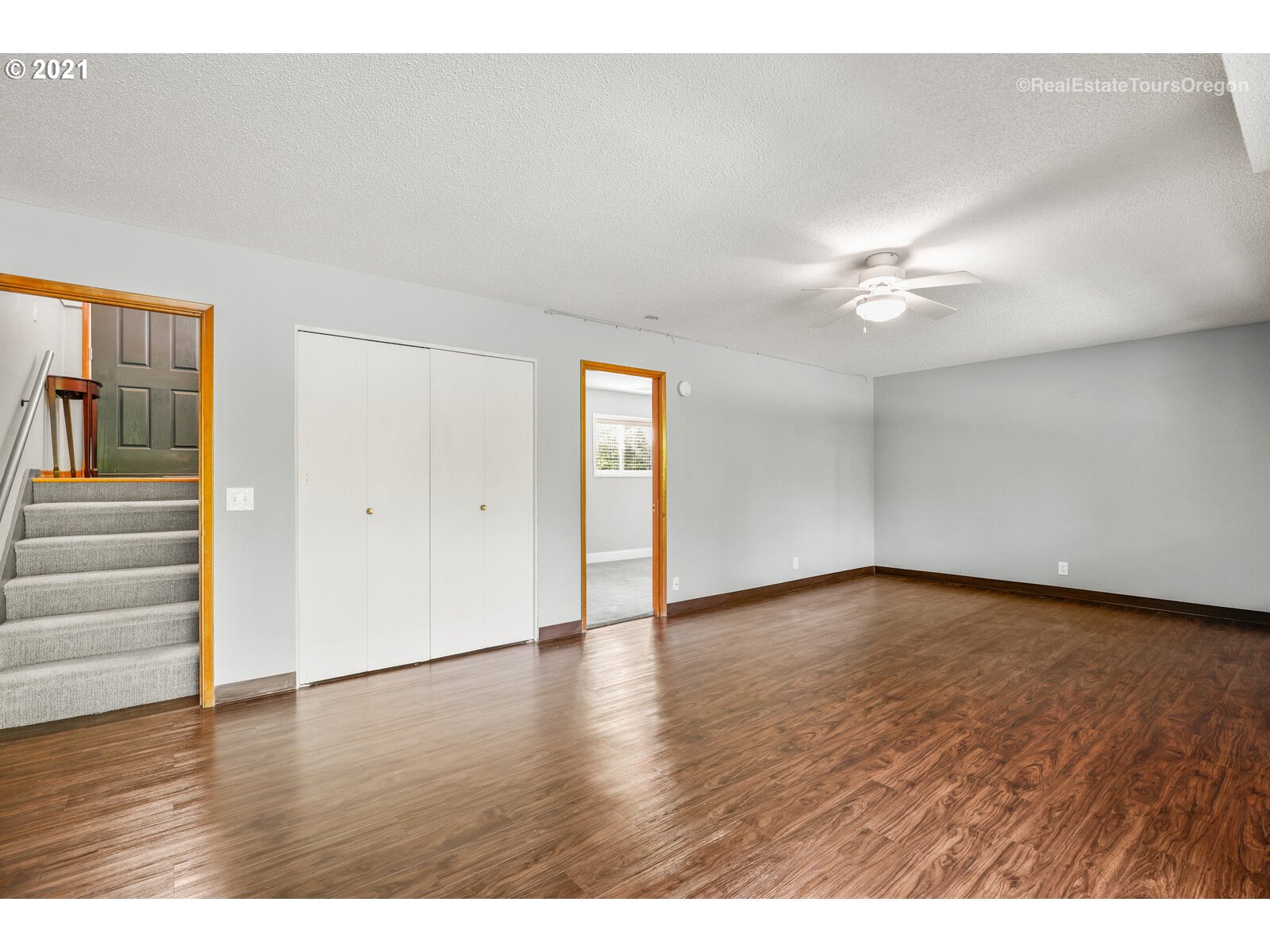 3211 Southwest Ridge Drive Portland, OR 97219 - Photo 24 of 32 Gallery Image 24