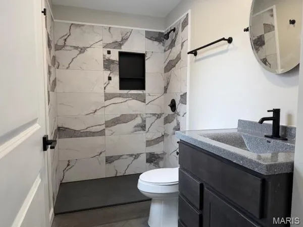 $295,000 | 415 South Main Street, Farmington, MO 63640