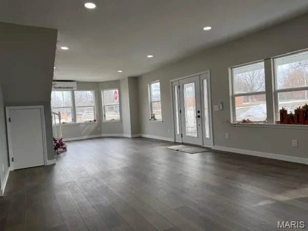 $295,000 | 415 South Main Street, Farmington, MO 63640