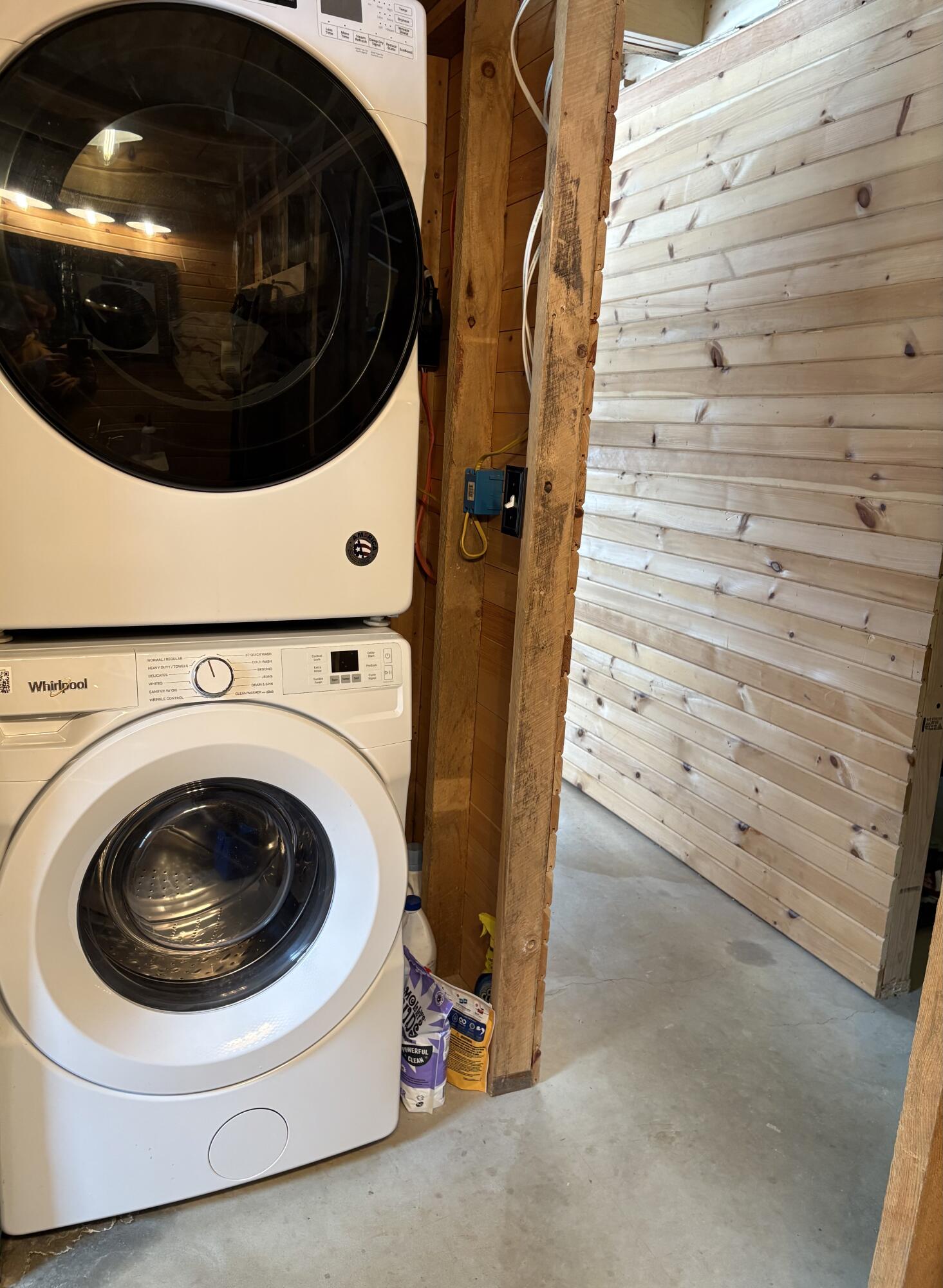 265 Mile Hill Road New Sharon, ME 04955 - Photo 17 of 20 Laundry