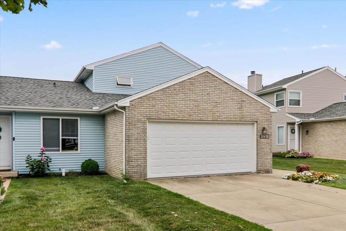 2915 Natalie Drive Champaign, IL 61822 - Photo 2 of 22