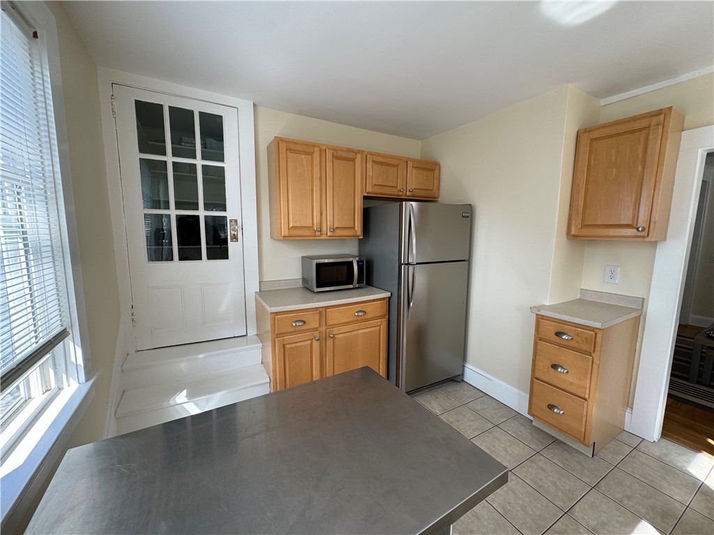 49 Connection Street Newport, RI 02840 - Photo 11 of 34