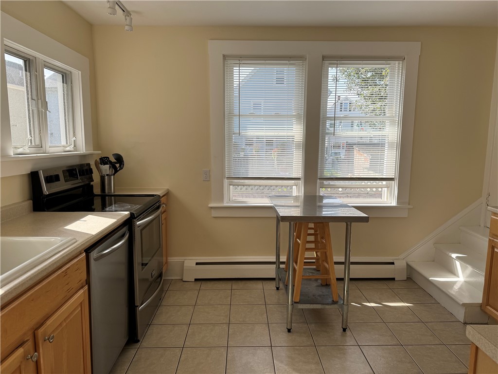 49 Connection Street Newport, RI 02840 - Photo 10 of 34