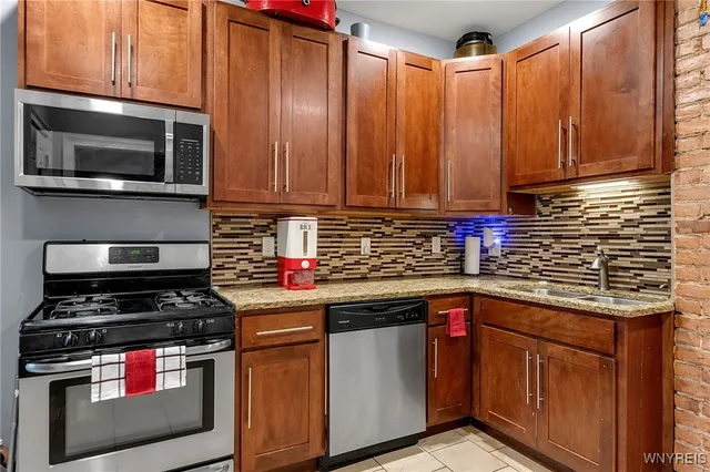 $300,000 | 11 Hoyt Street, Buffalo, NY 14213