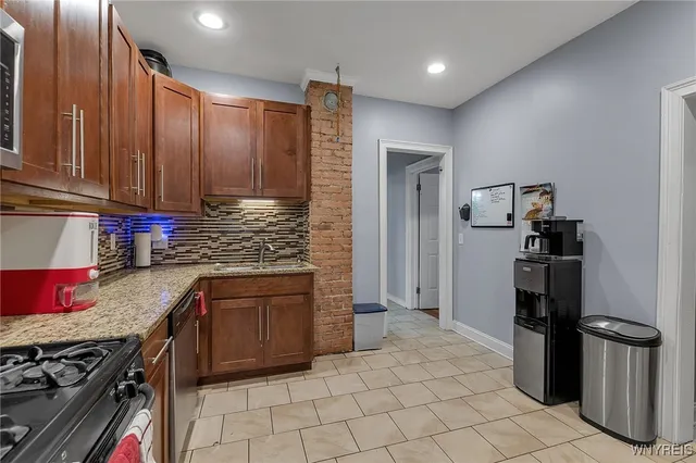 $300,000 | 11 Hoyt Street, Buffalo, NY 14213